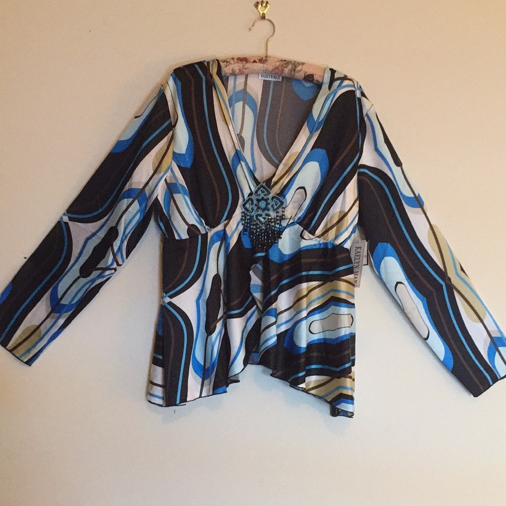 Geometric print top